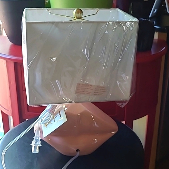 💋Lips Lamp - Picture 4 of 13